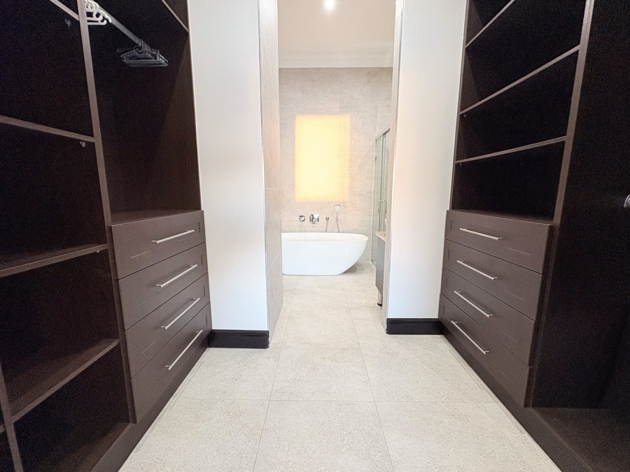 5 Bedroom Property for Sale in Marina Martinique Eastern Cape